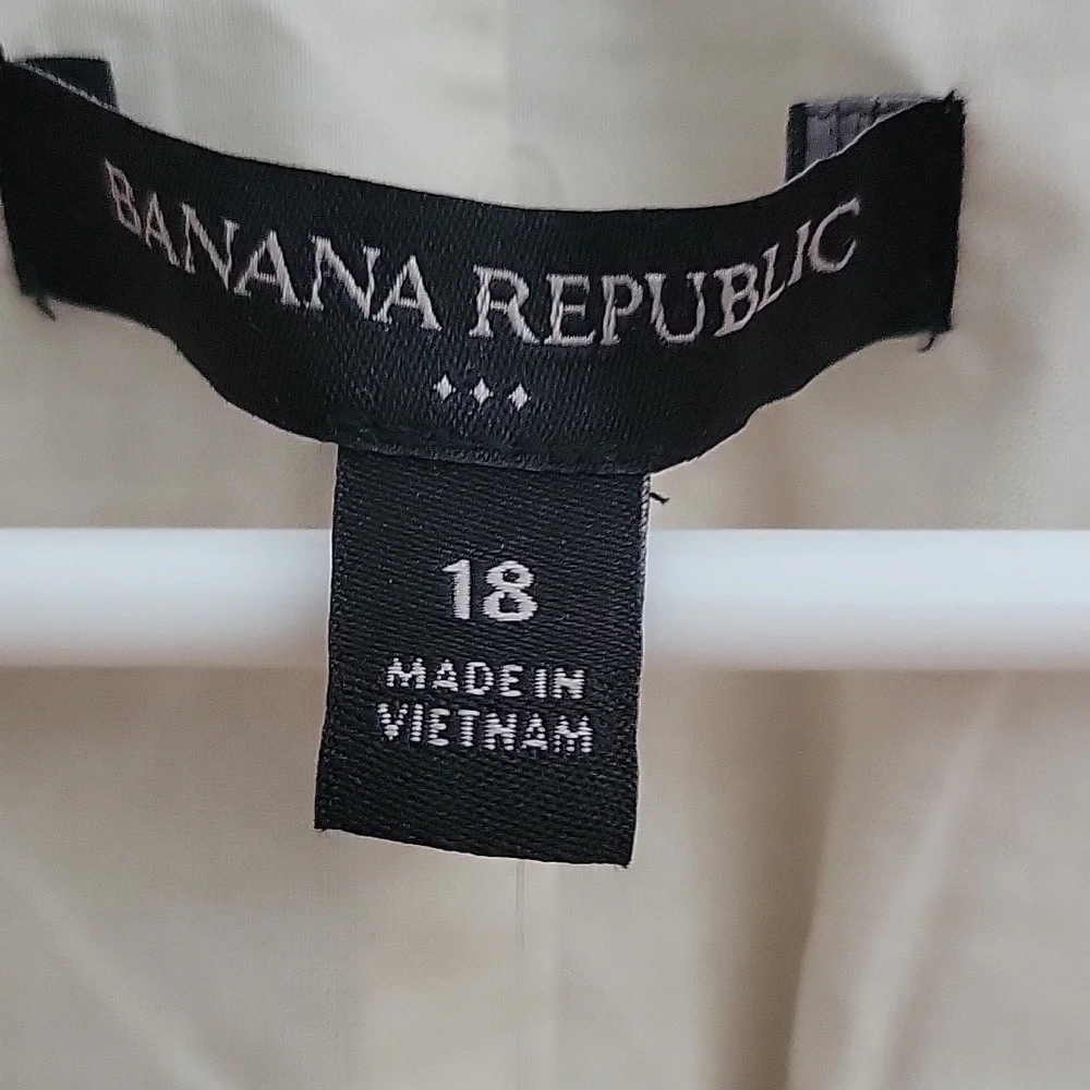 Banana Republic Vest, Size 18, Light Taupe/Pebble, NWT - Picture 3 of 10